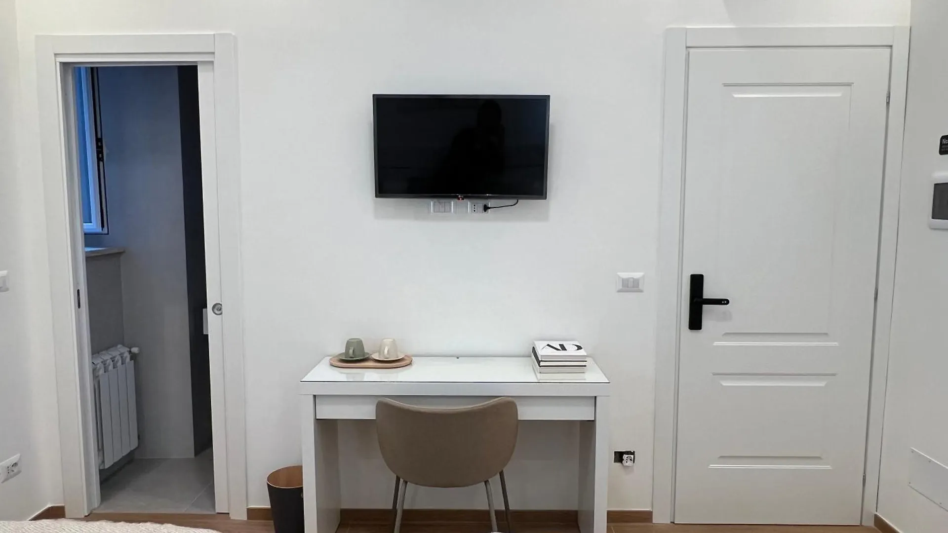 Maison Almo Rome 0*,